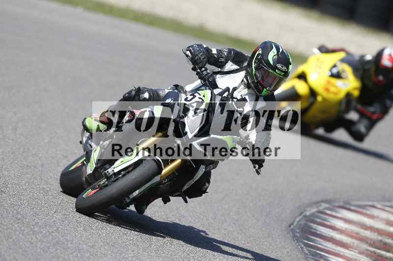 /44 09.08.2025 Plüss Moto Sport ADR/Freies Fahren/524